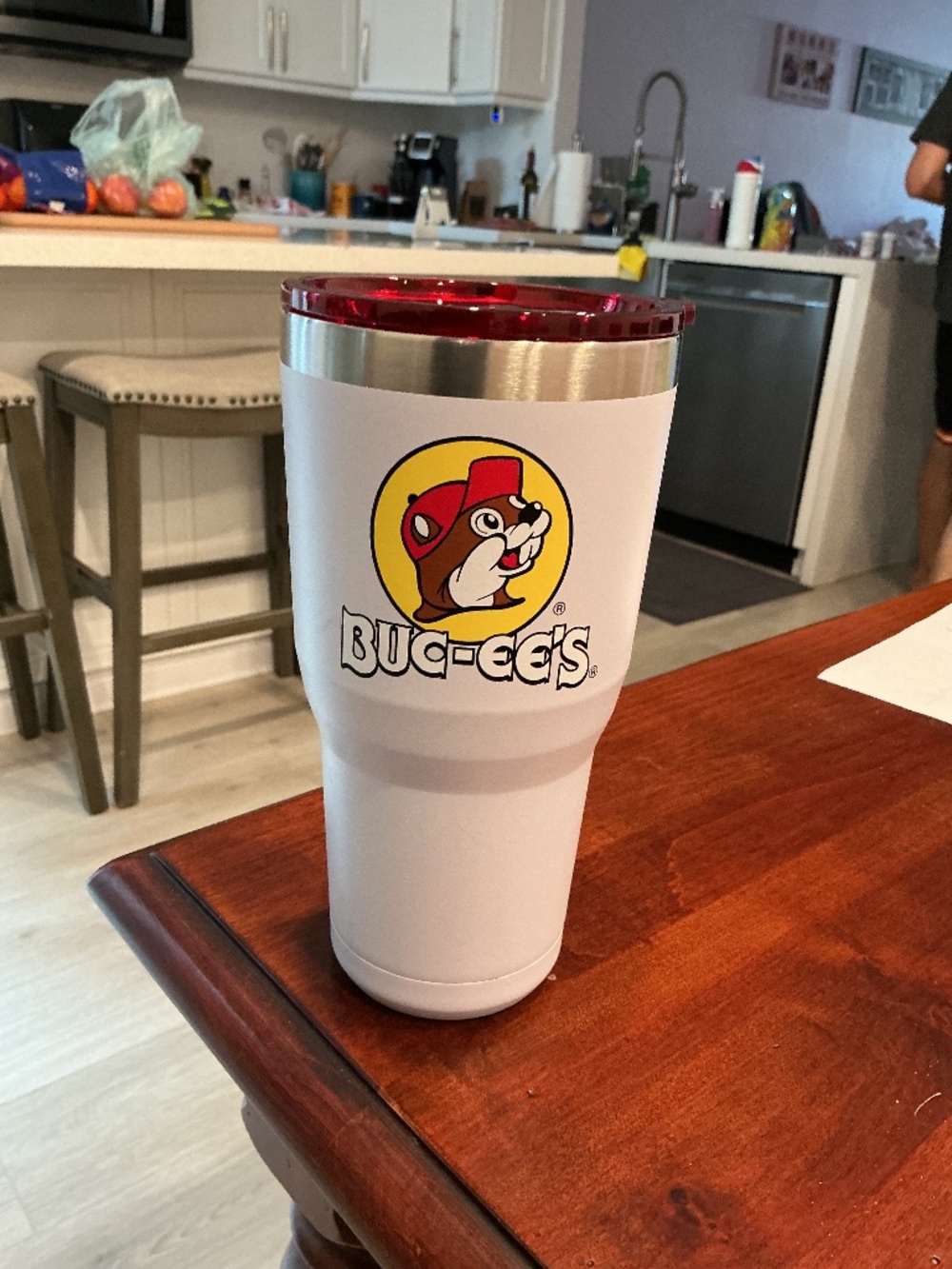 Buc-eel’s 30 oz cup with lid good condition